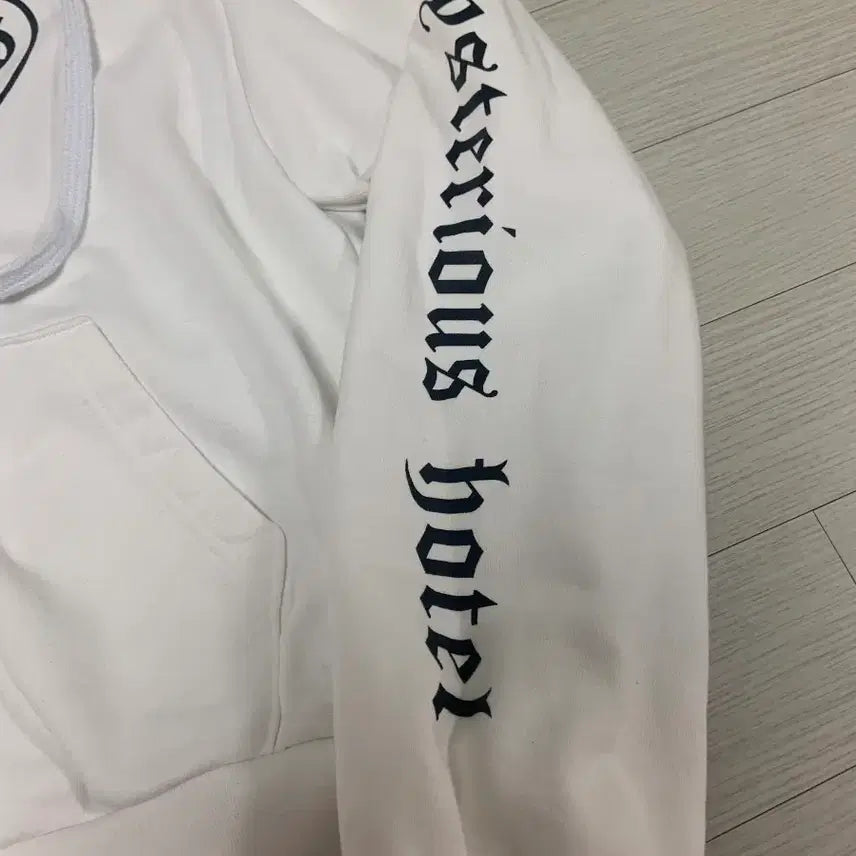 [SOLD OUT] 더미스테리어스 호텔 데빌 후드집업 F