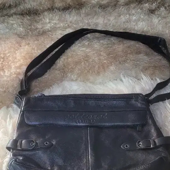 [BUNJANG] Gold Carol Leather Crossbody Bag Black / GOLD CAROL 가죽 크로스백 블랙
