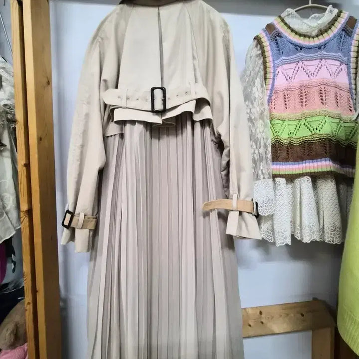 [BUNJANG] Ameri Pleated Trench Coat / Ameri 쉬폰프릴 프리미엄 트렌치코트