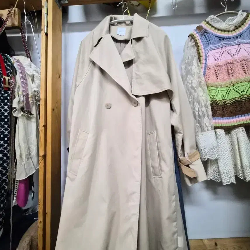[BUNJANG] Ameri Pleated Trench Coat / Ameri 쉬폰프릴 프리미엄 트렌치코트