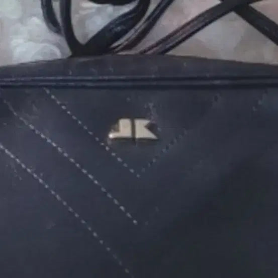 [BUNJANG] Black Leather Mini Crossbody Bag / 블랙 가죽 미니 크로스백