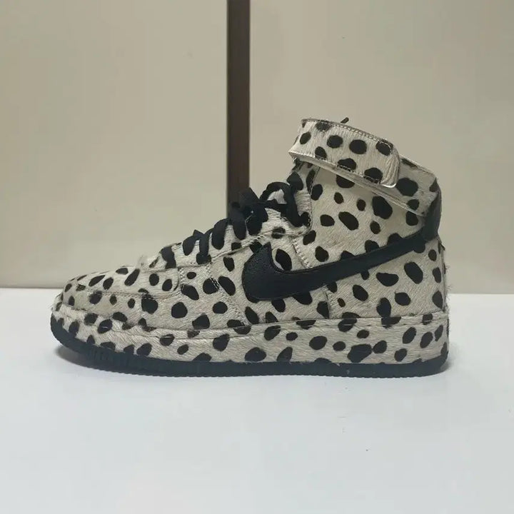 [BUNJANG] NIKE Air Force 1 High Premium Harako Dalmatian Custom Sneakers / 나이키 에어 포스 1 (달마시안) 송치