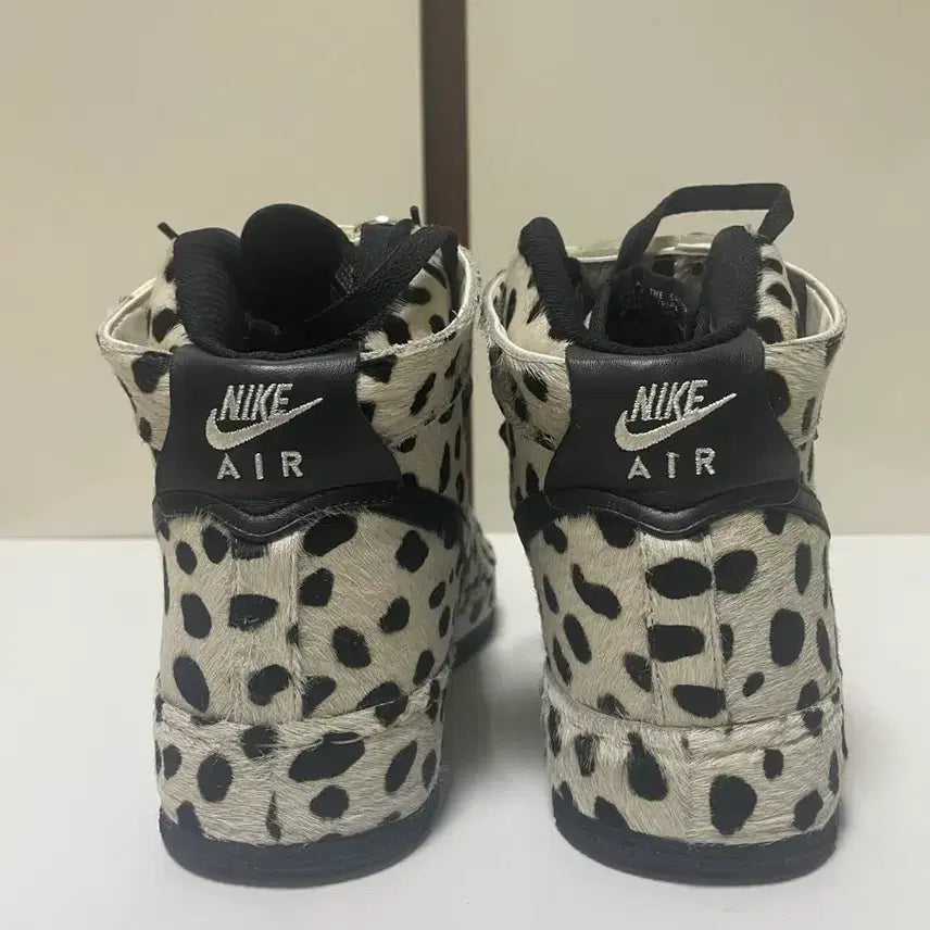 [BUNJANG] NIKE Air Force 1 High Premium Harako Dalmatian Custom Sneakers / 나이키 에어 포스 1 (달마시안) 송치