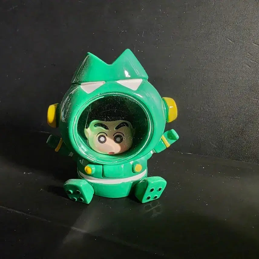 [BUNJANG] Gundam Robot Costume Crayon Shin-chan Figure Mood Lamp / 건담로봇짱구 무드등 피규어
