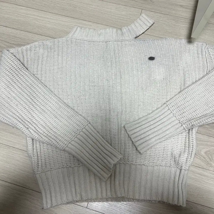 [BUNJANG] Bohemian Seoul Cutout Loose Fit Knit Cream / 보헤미안서울 컷아웃 루즈핏 니트 크림