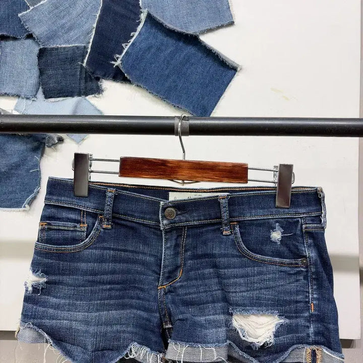 [BUNJANG] Abercrombie &amp; Fitch Distressed Denim Shorts / (25인치) 아베크롬비 여성 Y2K 디스트로이드 데님 숏팬츠 청반바지