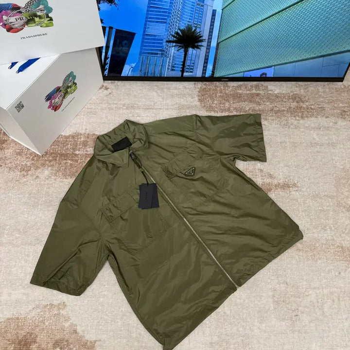 [BUNJANG] Prada Nylon Zip-Up Short Sleeve Casual Shirt / 프라다 반팔 나일론 집업 카기 캐쥬얼스타일