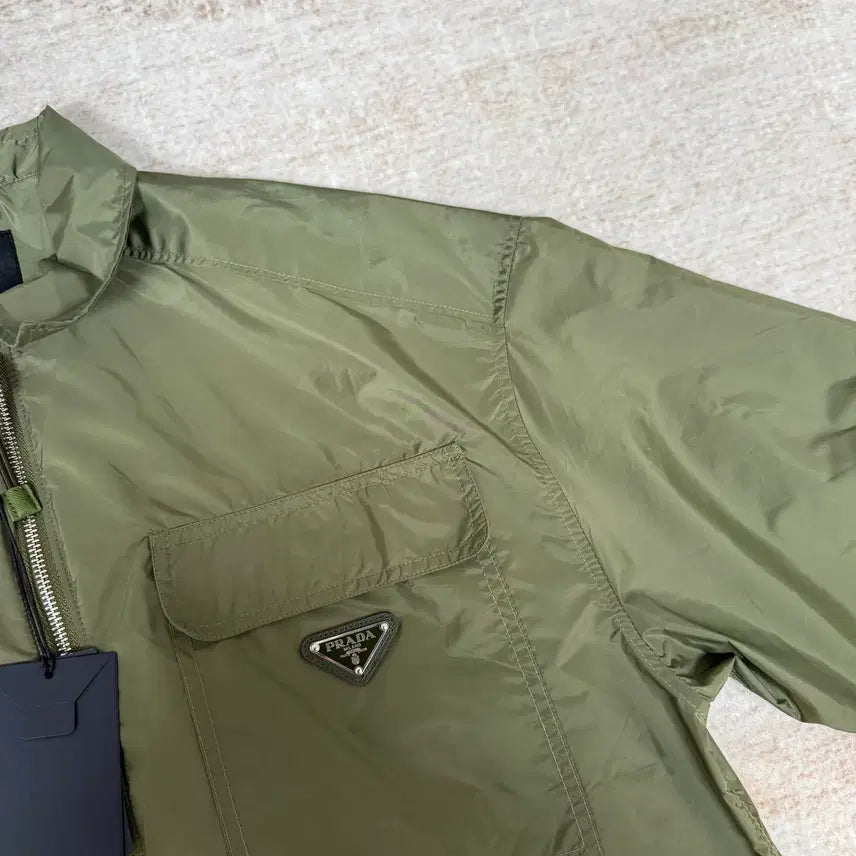 [BUNJANG] Prada Nylon Zip-Up Short Sleeve Casual Shirt / 프라다 반팔 나일론 집업 카기 캐쥬얼스타일