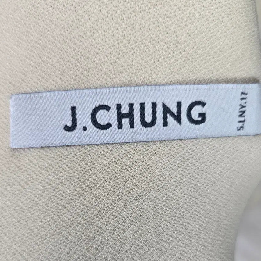 [BUNJANG] J. Chung Signature Half-Zip Blouse / 제이청 시그니처 하프집업 블라우스