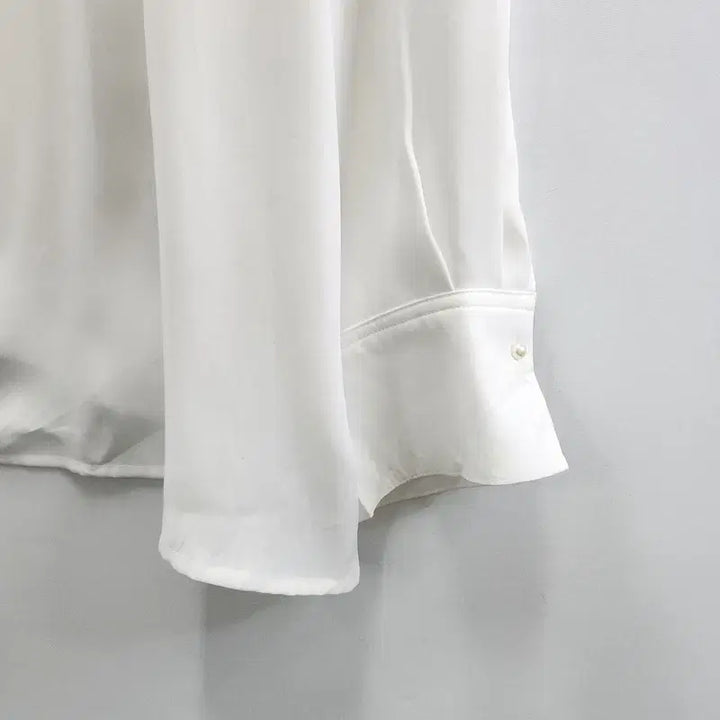 [BUNJANG] NICE CLAUP Feminine Minimal Cardigan Blouse / NICE CLAUP 페미닌 미니멀 가디건 블라우스 F