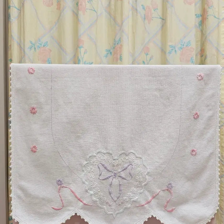 [BUNJANG] Vintage Heart Ribbon Flower Embroidered Runner / 빈티지 하트 리본 플라워 자수 러너
