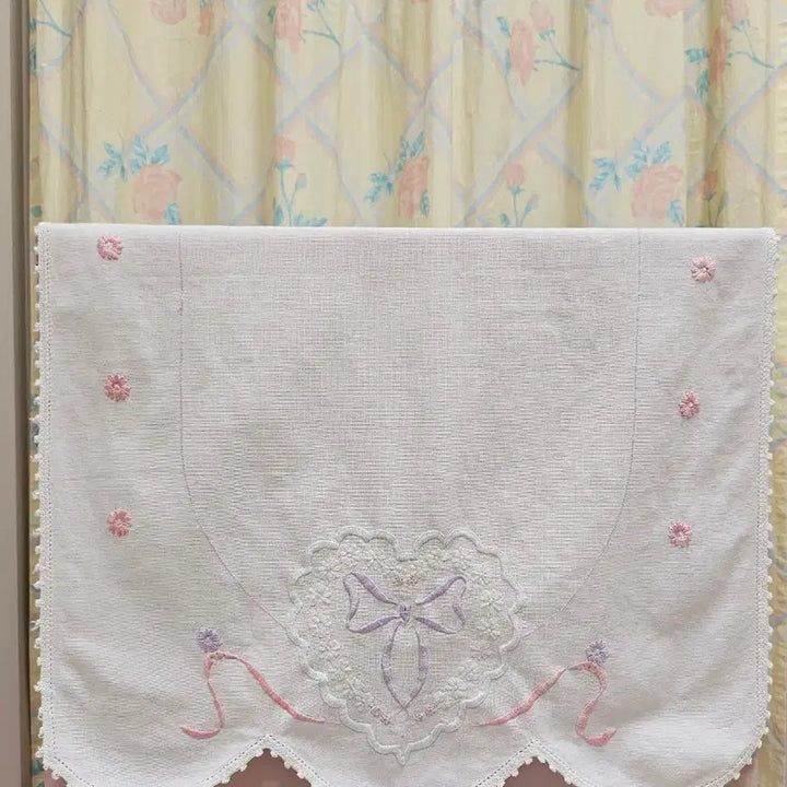 [BUNJANG] Vintage Heart Ribbon Flower Embroidered Runner / 빈티지 하트 리본 플라워 자수 러너