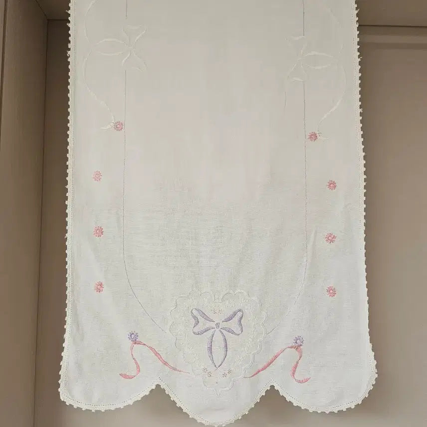 [BUNJANG] Vintage Heart Ribbon Flower Embroidered Runner / 빈티지 하트 리본 플라워 자수 러너