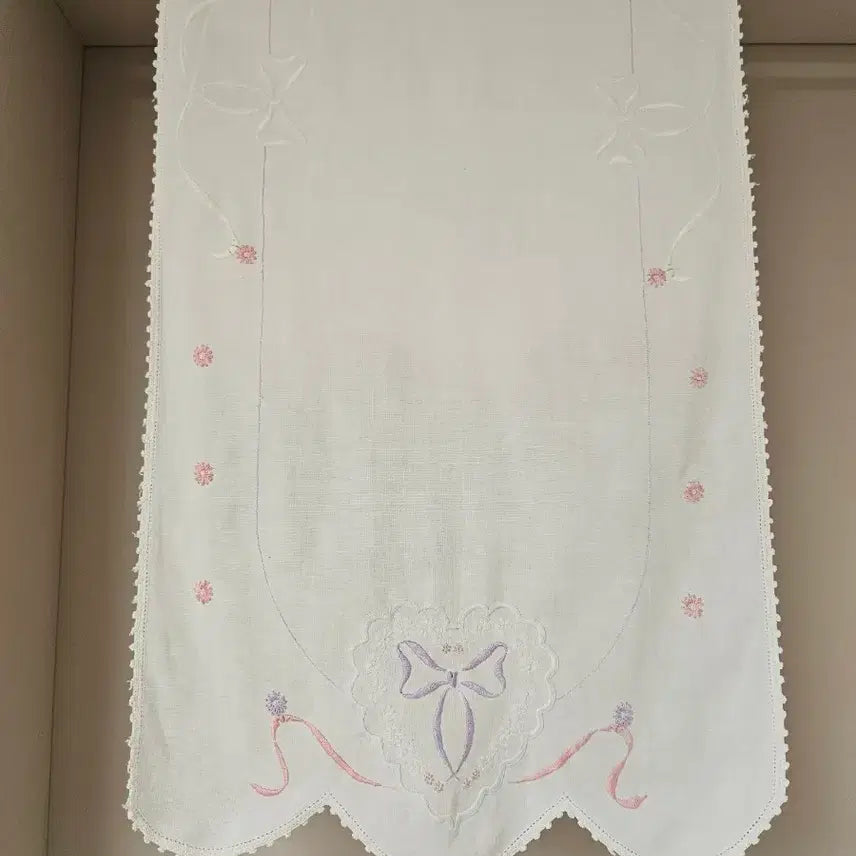 [BUNJANG] Vintage Heart Ribbon Flower Embroidered Runner / 빈티지 하트 리본 플라워 자수 러너