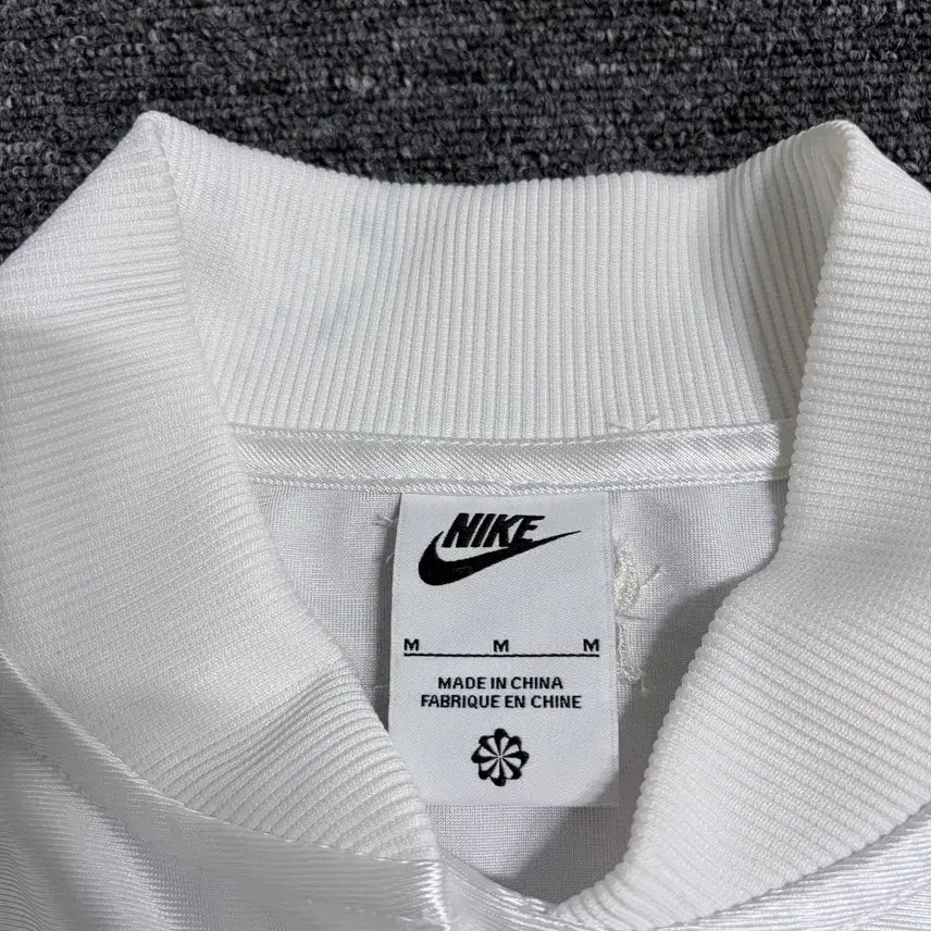 [BUNJANG] Nike Satin Shirt (Size M) / 나이키 새틴 셔츠