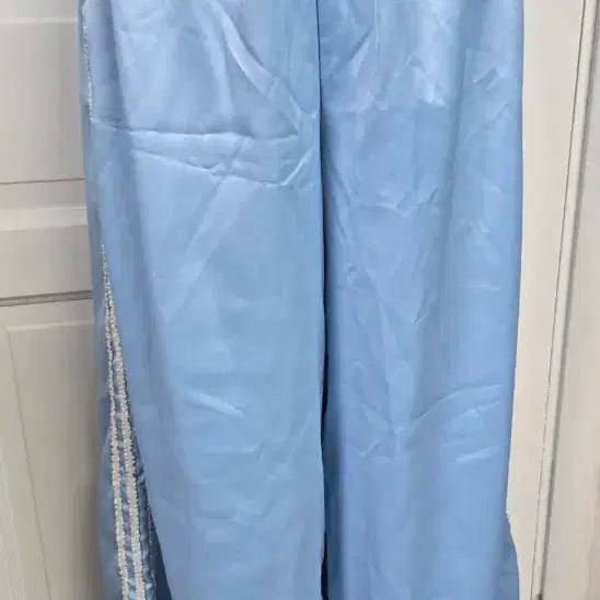 [BUNJANG] Adidas Satin Frill Three-Stripe Track Pants / 아디다스 새틴  프릴삼선 트랙팬츠