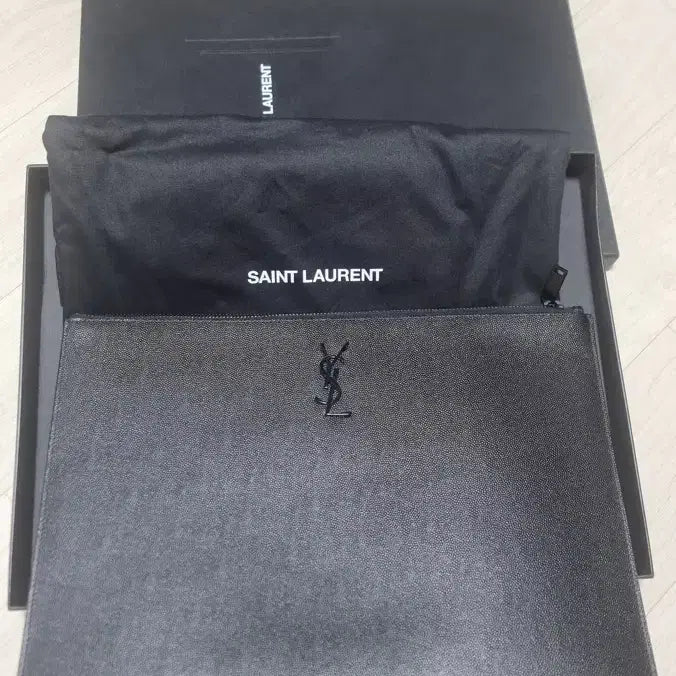[BUNJANG] Yves Saint Laurent Clutch Bag / 입생로랑클러치백