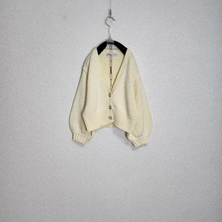 [BUNJANG] ZARA Pearl Button Volume Sleeve Cropped Cardigan / 자라 보석단추 볼륨소매 가디건66