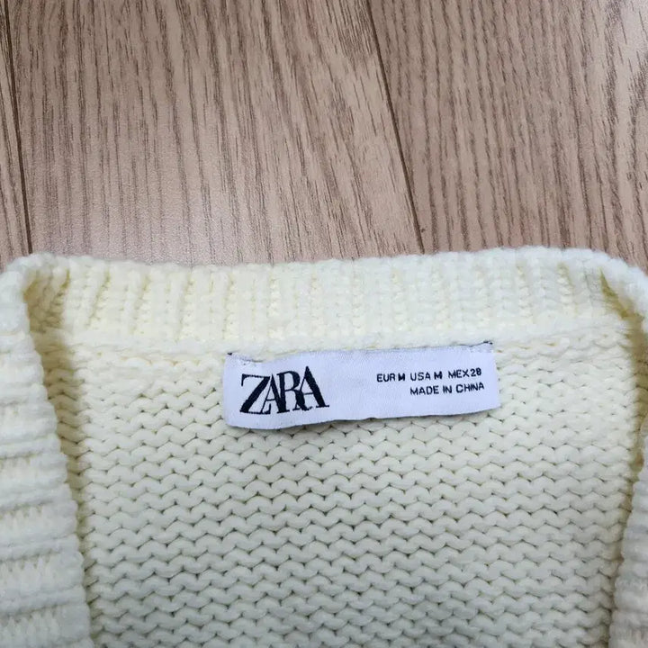 [BUNJANG] ZARA Pearl Button Volume Sleeve Cropped Cardigan / 자라 보석단추 볼륨소매 가디건66