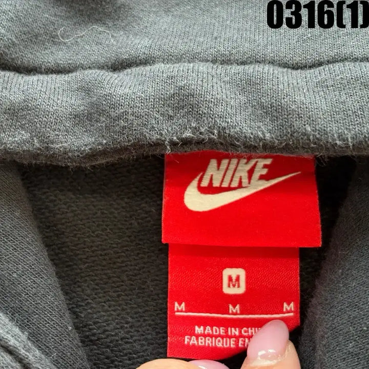 [SOLD OUT] 나이키 스포트웨어 블랙 후드티 M