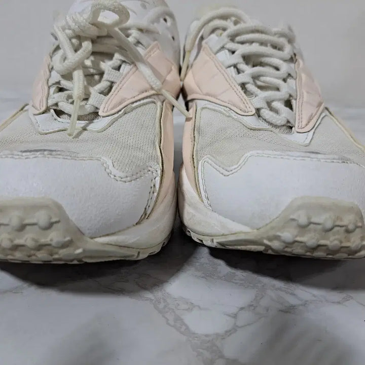 [SOLD OUT] 리복 여성 운동화 250 (신1279)