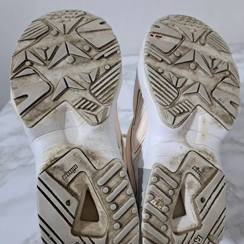 [SOLD OUT] 리복 여성 운동화 250 (신1279)