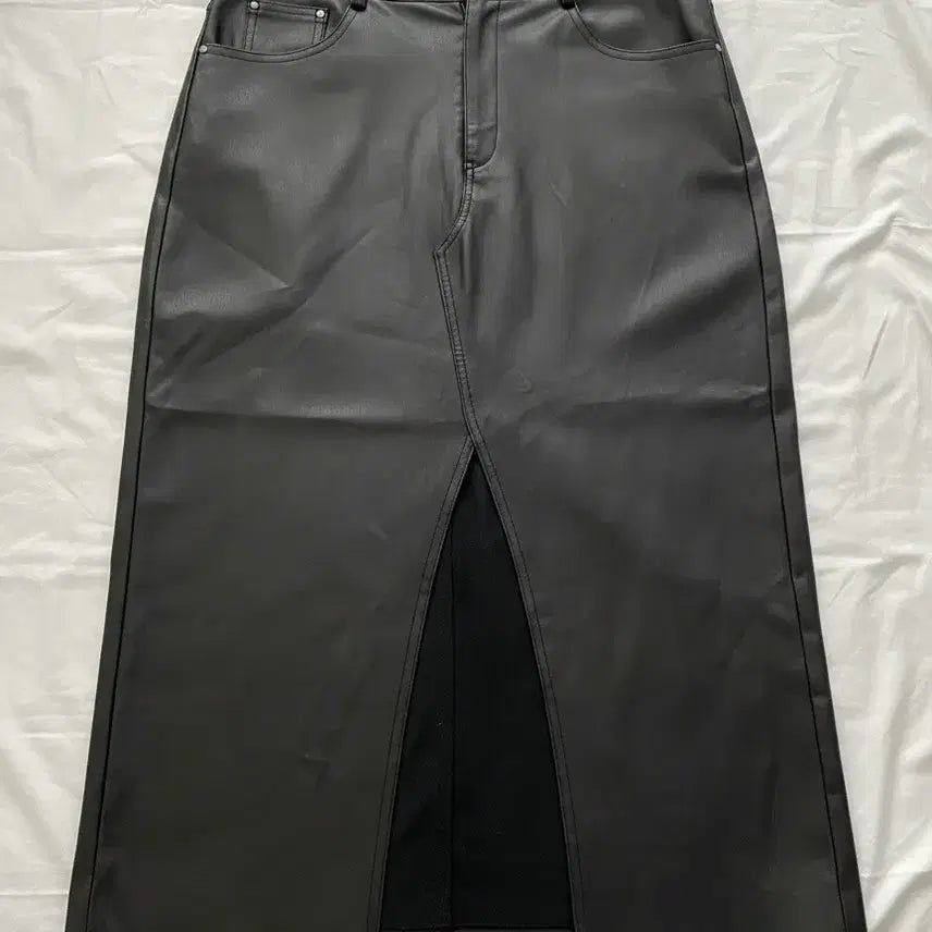 [SOLD OUT] ZARA 블랙 레더 스커트 트임 치마