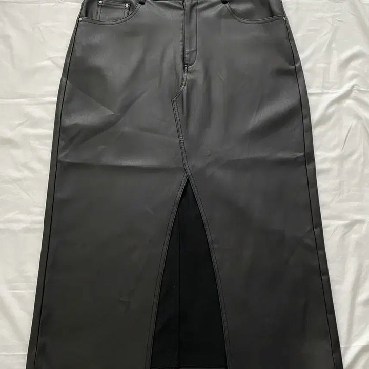[SOLD OUT] ZARA 블랙 레더 스커트 트임 치마