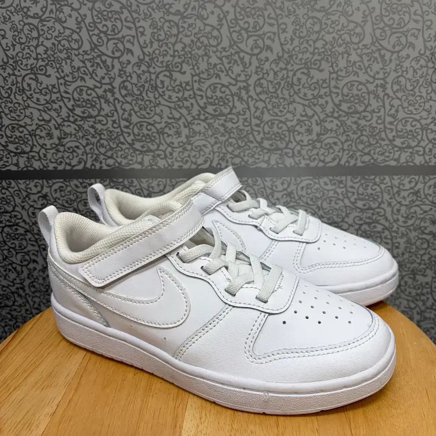 [SOLD OUT] 나이키 코트버로우 스니커즈 사이즈210