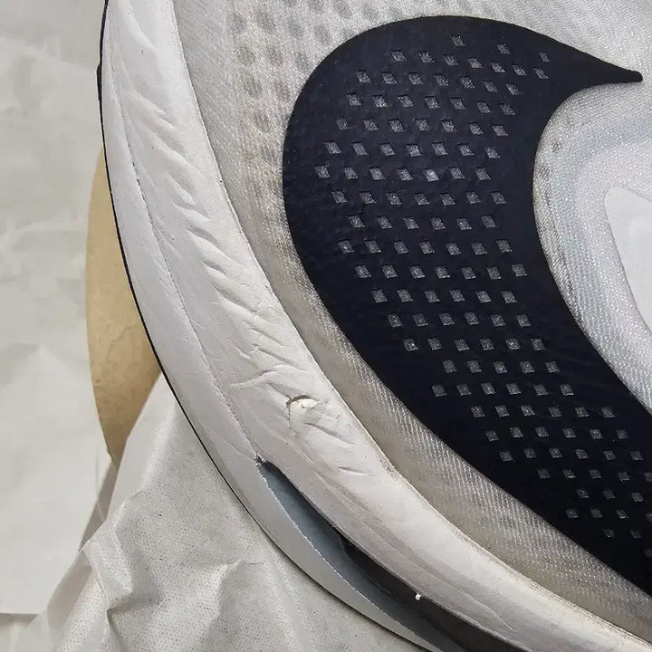 [BUNJANG] Nike Zoom Fly 6 White Pure Platinum Running Shoes / 나이키 줌 플라이 6 화이트 퓨어 플래티넘 250mm 카본화