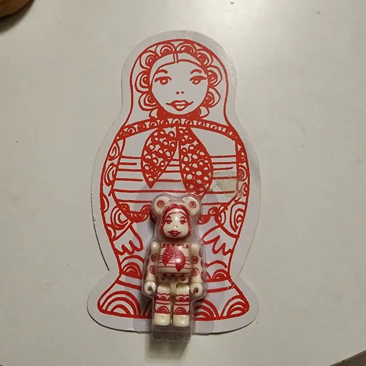 [BUNJANG] Ivana Helsinki Bearbrick 100% Figure / 이바나 헬싱키 베어브릭 100%