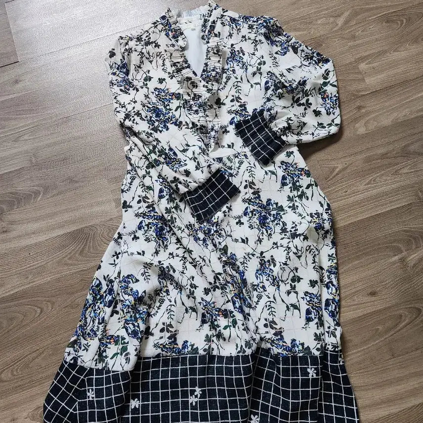 [BUNJANG] G-cut Floral Pattern Long Dress (M) / G-cut.  플라워 패턴 롱 원피스. M