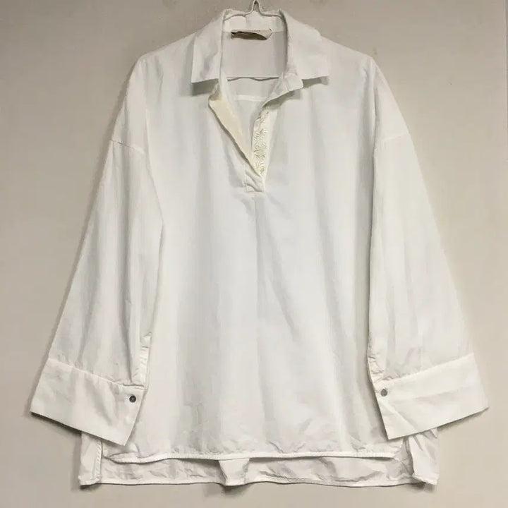 [BUNJANG] LEBESIGE Embroidered Point Shirt Blouse / 르베이지 자수 포인트 셔츠 블라우스 77