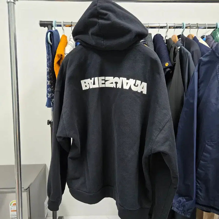 [BUNJANG] Balenciaga Turn Logo Embroidered Hoodie Zip-Up Size 1 / 발렌시아가 턴로고 자수 후드집업 1사이즈