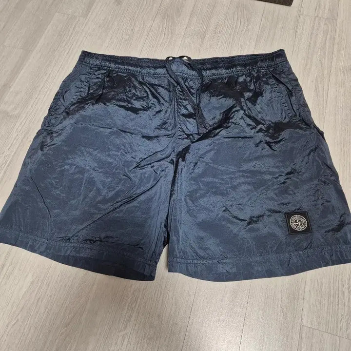 [SOLD OUT] (거의새것)스톤아일랜드 나일론 메탈 스윔 팬츠 XXL