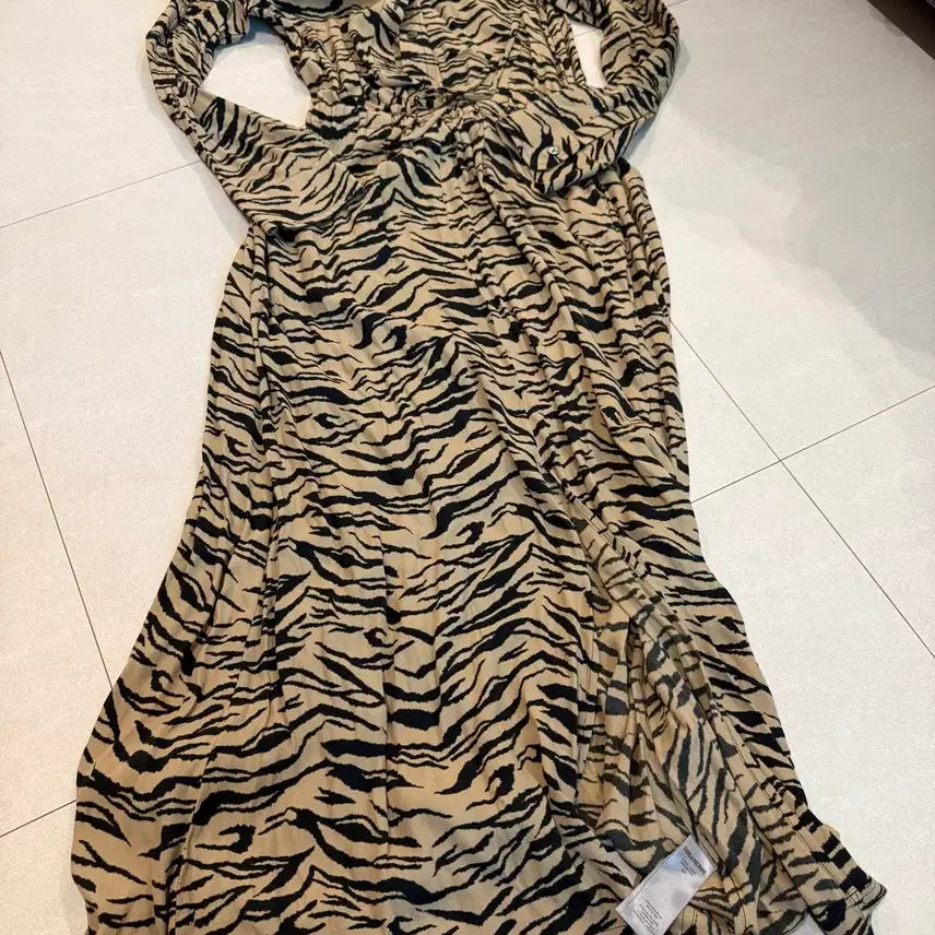 [BUNJANG] ZADIG &amp; VOLTAIRE Radial Tiger Print Maxi Dress / 쟈딕앤볼테르 Radial 타이거 프린트 맥시 드레스
