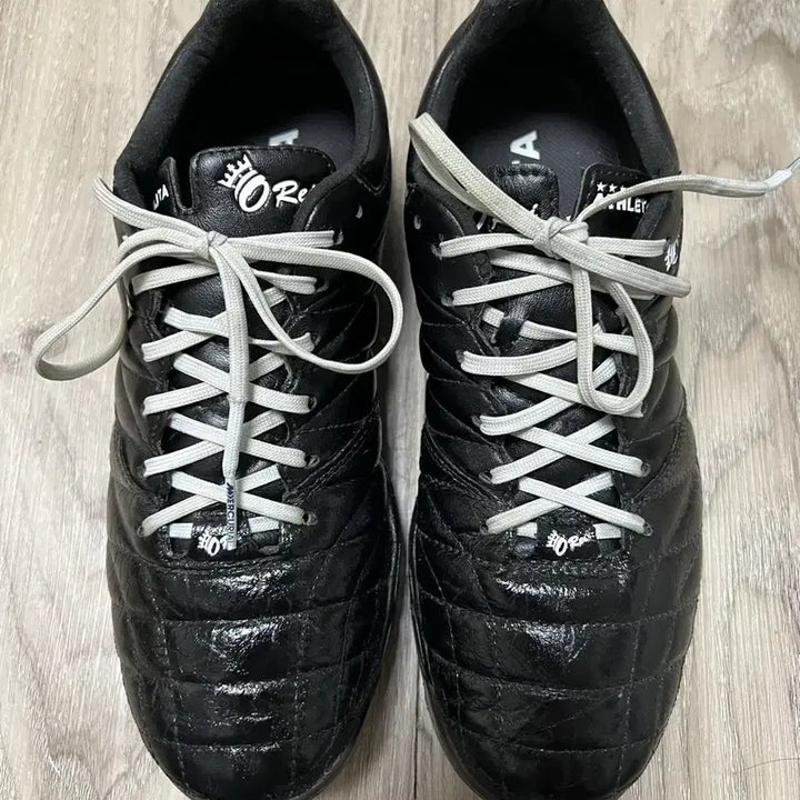 [BUNJANG] Athleta O-Rei A005 Futsal Shoes / 아슬레타 오레이 a005 풋살화 240mm 판매합니다