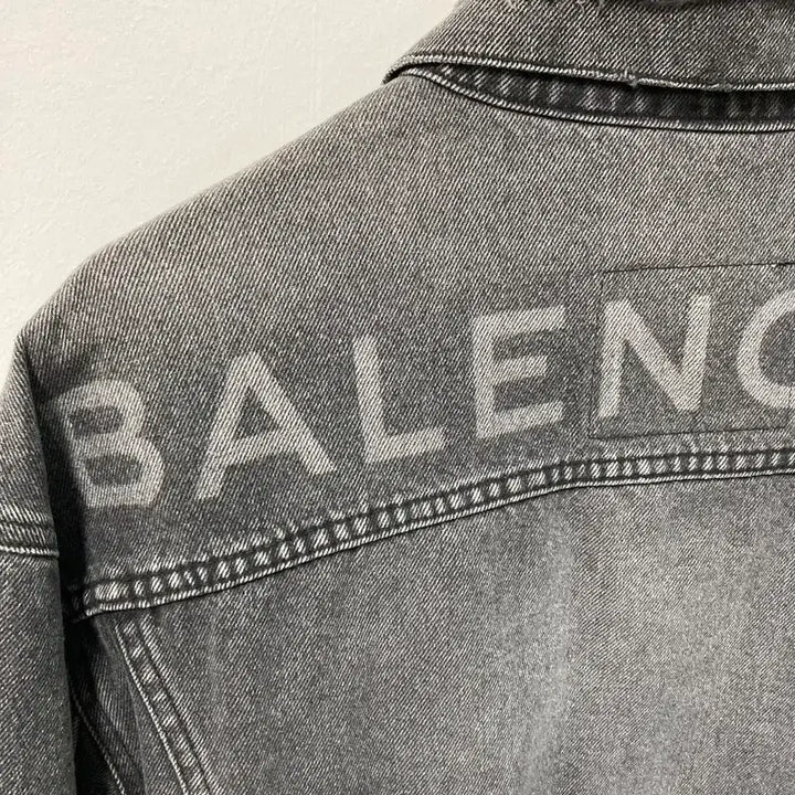 [BUNJANG] Balenciaga Back Logo Black Denim Jacket / 백화점판 발렌시아가 백로고 흑청 데님 자켓 36