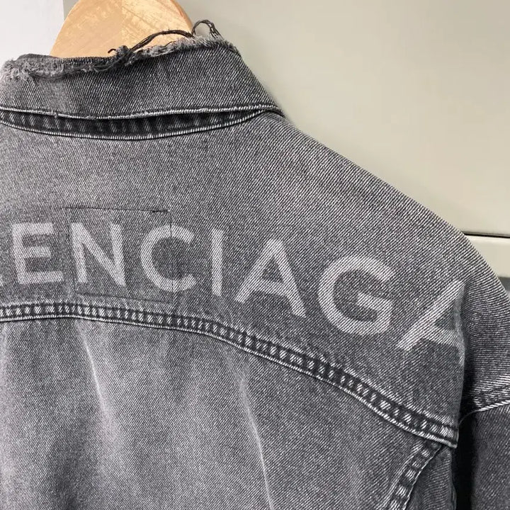 [BUNJANG] Balenciaga Back Logo Black Denim Jacket / 백화점판 발렌시아가 백로고 흑청 데님 자켓 36