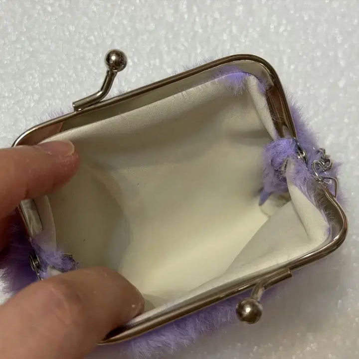 [BUNJANG] Hello Kitty Plush Coin Purse Keychain - Purple / 헬로키티 똑딱 퍼 털동전지갑 키링 퍼플