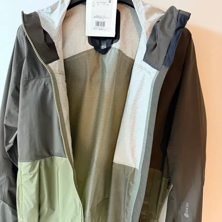 [BUNJANG] And Wander x Adidas Terrex Rain Coat / 앤드 원더 x 아디다스 테렉스 콜라보 레인 코트 카키 L