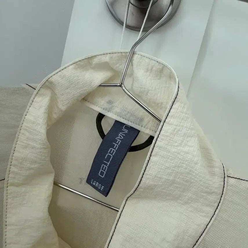 [BUNJANG] Unaffected Beige Half-Neck Windbreaker L / 언어펙티드 베이지 하프넥 셔츠 바람막이 L 판매