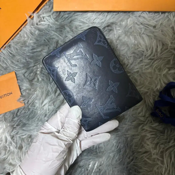 [SOLD OUT] 루이비통 이클립스 쉐도우 멀티플 월릿 반지갑 급처