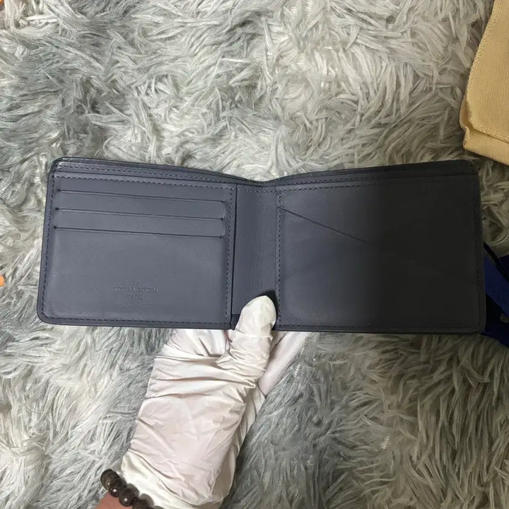 [SOLD OUT] 루이비통 이클립스 쉐도우 멀티플 월릿 반지갑 급처