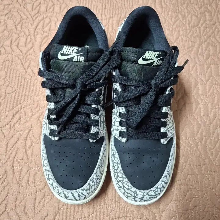 [BUNJANG] Nike Air Jordan 1 Low Black Cement Sneakers / 235 나이키 조던 1 로우 블랙 시멘트 운동화 [0389A]