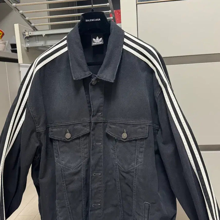 [BUNJANG] Balenciaga x Adidas Oversized Jacket Black / 발렌시아가x아디다스 오바사이즈 자켓 블랙 2사이즈