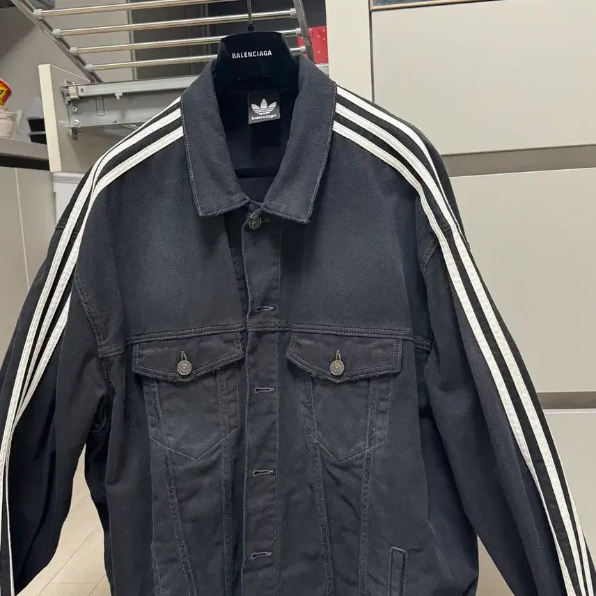 [BUNJANG] Balenciaga x Adidas Oversized Jacket Black / 발렌시아가x아디다스 오바사이즈 자켓 블랙 2사이즈