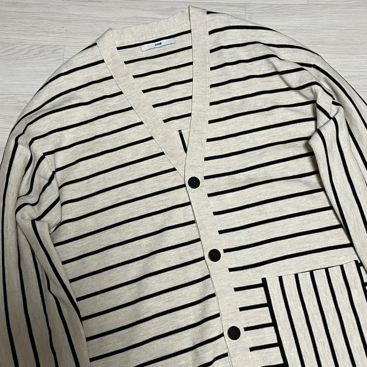 [BUNJANG] SYSTEM Stripe Cardigan 100 / SYSTEM시스템 스트라이프 가디건 100