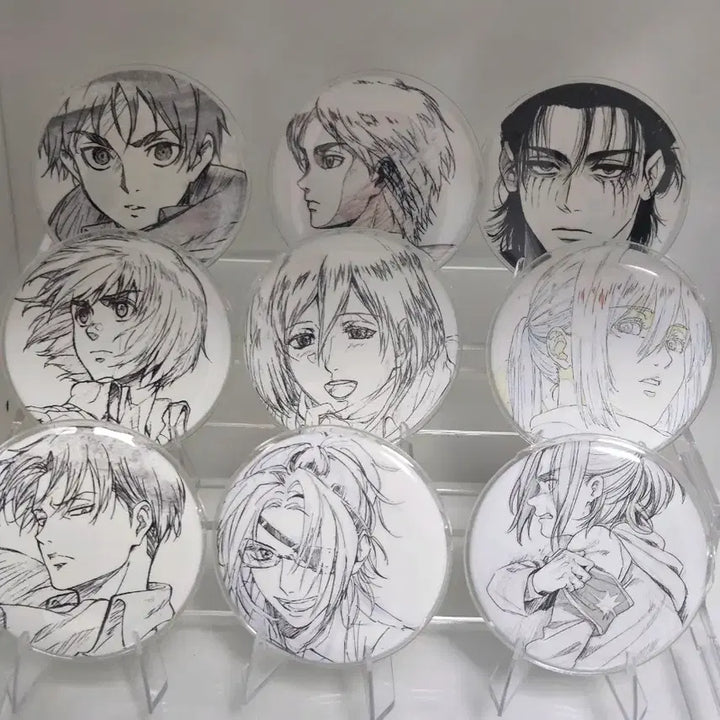 [BUNJANG] Attack on Titan Non-Official Eren Mikasa Armin Levi Hanji Can Badges Bundle Set / 일괄) 진격의거인 비공굿 캔뱃지 에렌 미카사 아르민 리바이 한지