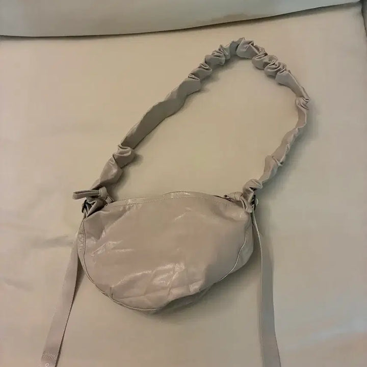 [BUNJANG] Joseph and Stacey Shirring Bag S - Misty Cream / 조셉앤스테이시 셔링백 S 미스티크림